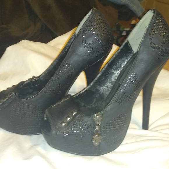 Just Fabulous heels. - Picture 1 of 5